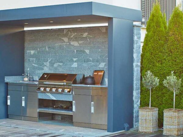 Outdoor Summer Kitchens to Grill and Chill